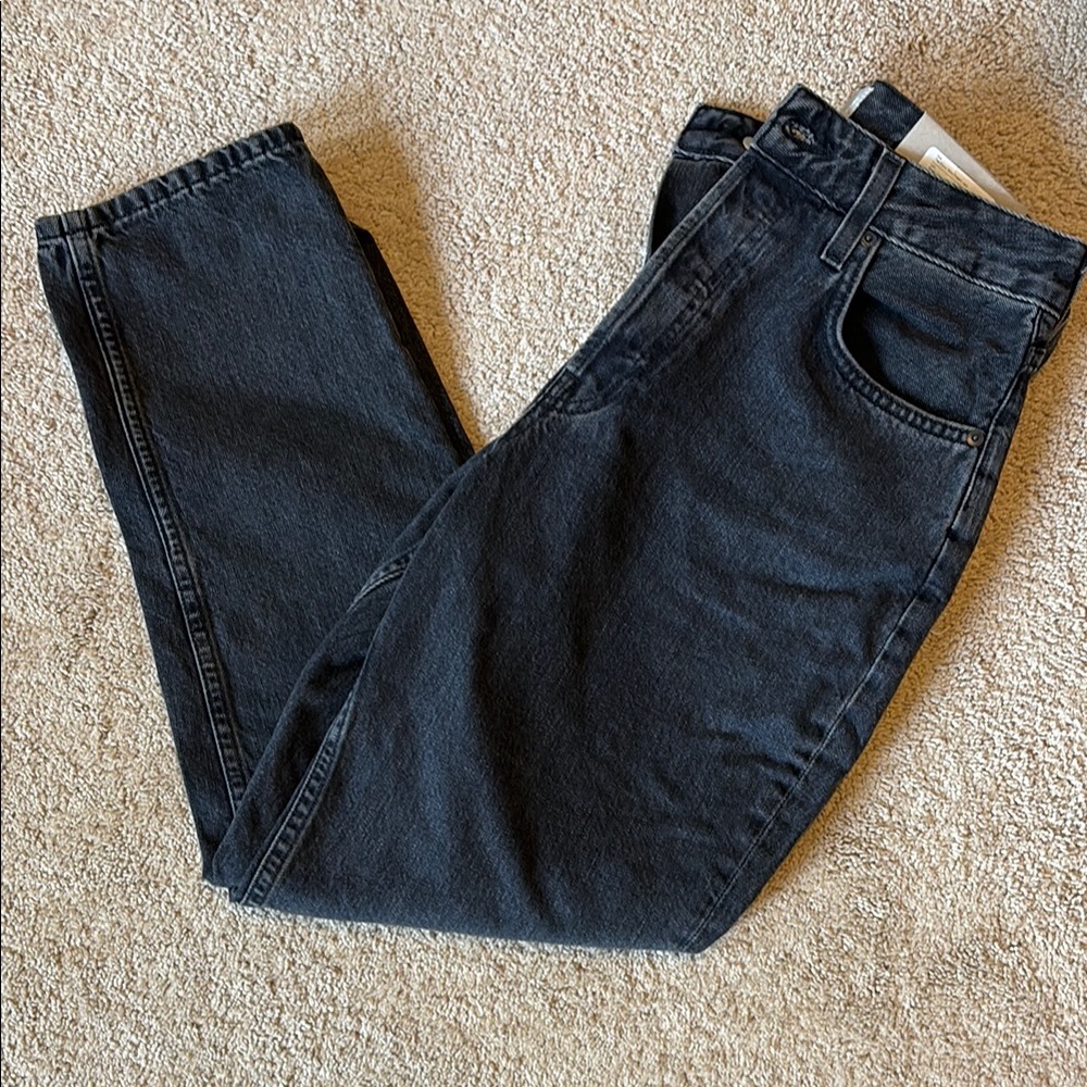 Everlane black straight leg curvy crop jean